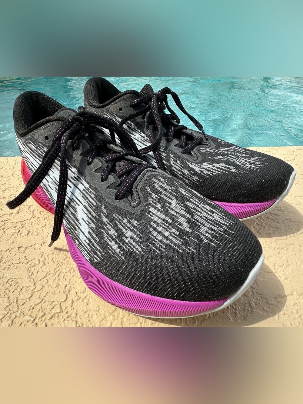 ASICS Novablast 3 Black Purple Red Running Shoes 1012B288 Women Size 9.5 in VGC - Picture 2 of 14